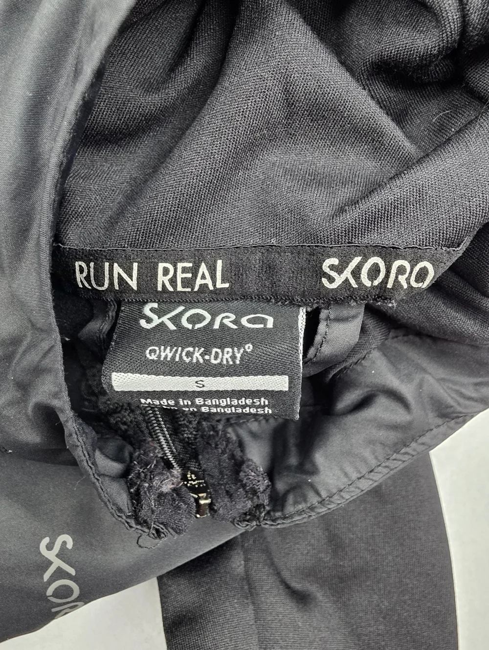 Skora Men's Black Hooded Light Quilted Running Jacket Size Small (35-36) AG-3465 - Picture 2 of 13